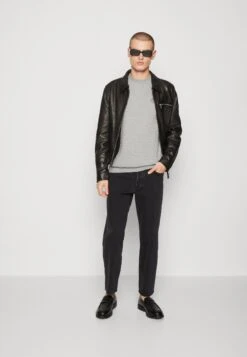 Pier One -Pier One 132348d0092c4d428c1ce03e5d2971bd