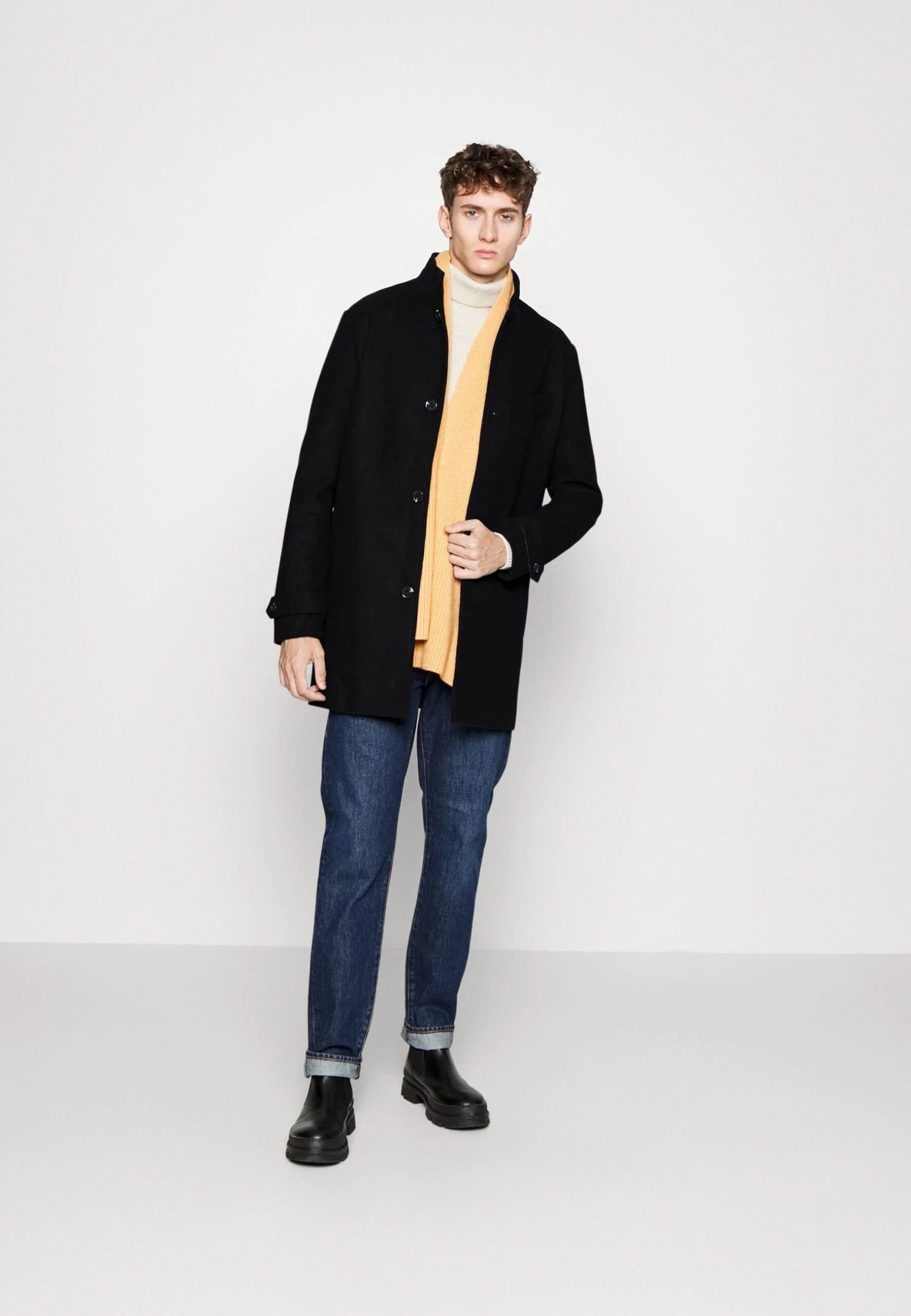 Pier One Abrigo Clásico - Black 2 Pier One Abrigo Clásico - Black - Imagen 2