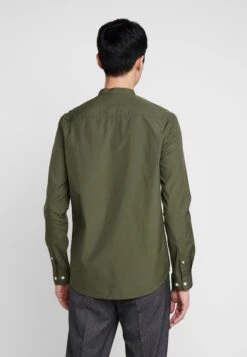 Pier One 2 Pack - Camisa - Oliv/Black 8 Pier One 2 Pack - Camisa - Oliv/Black -Pier One 2938873689d64473bdedf7291e717928