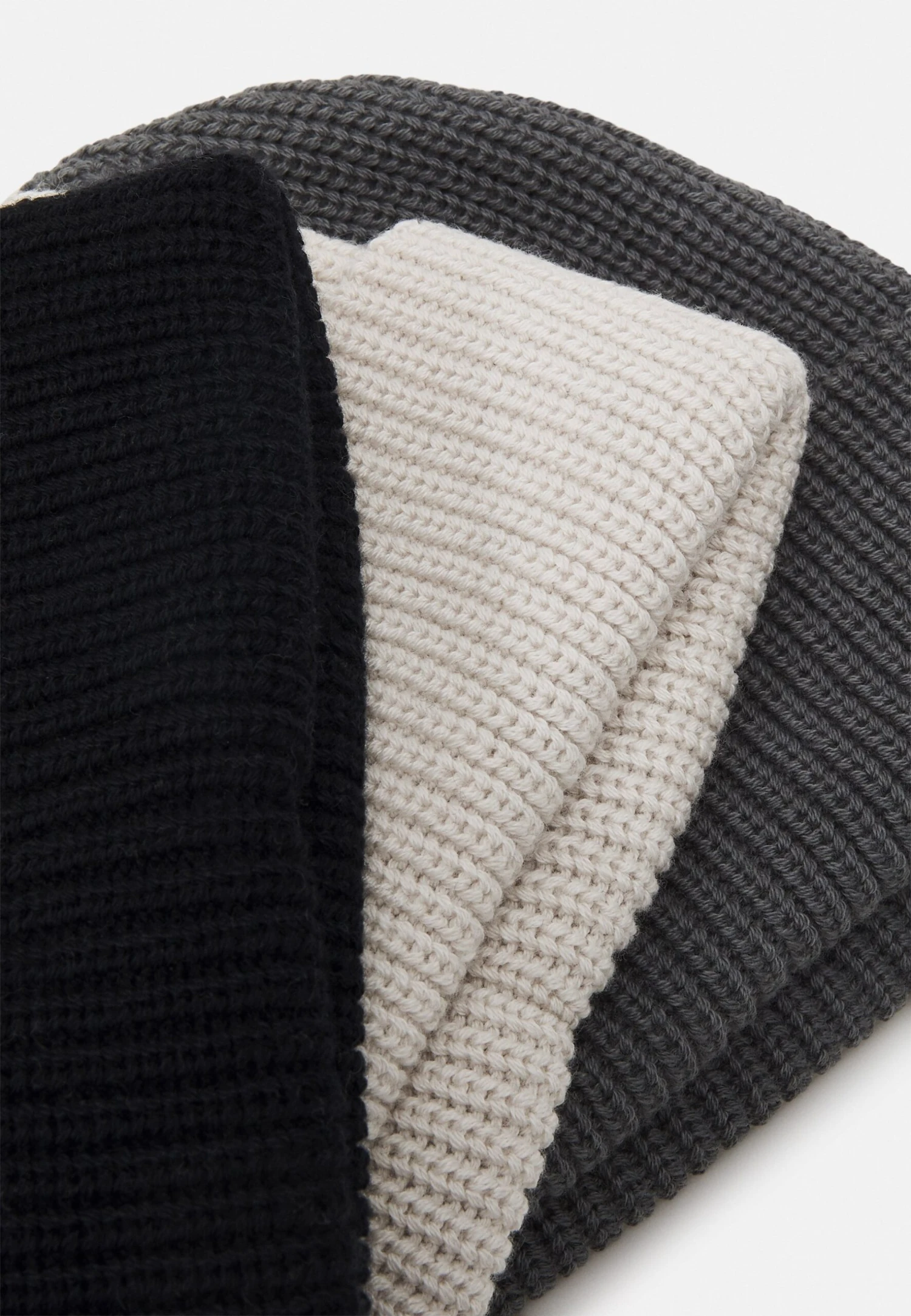 Pier One Unisex 3 Pack - Gorro - Black/Dark Grey/Off-White/ 4 Pier One Unisex 3 Pack - Gorro - Black/Dark Grey/Off-White/ - Imagen 4