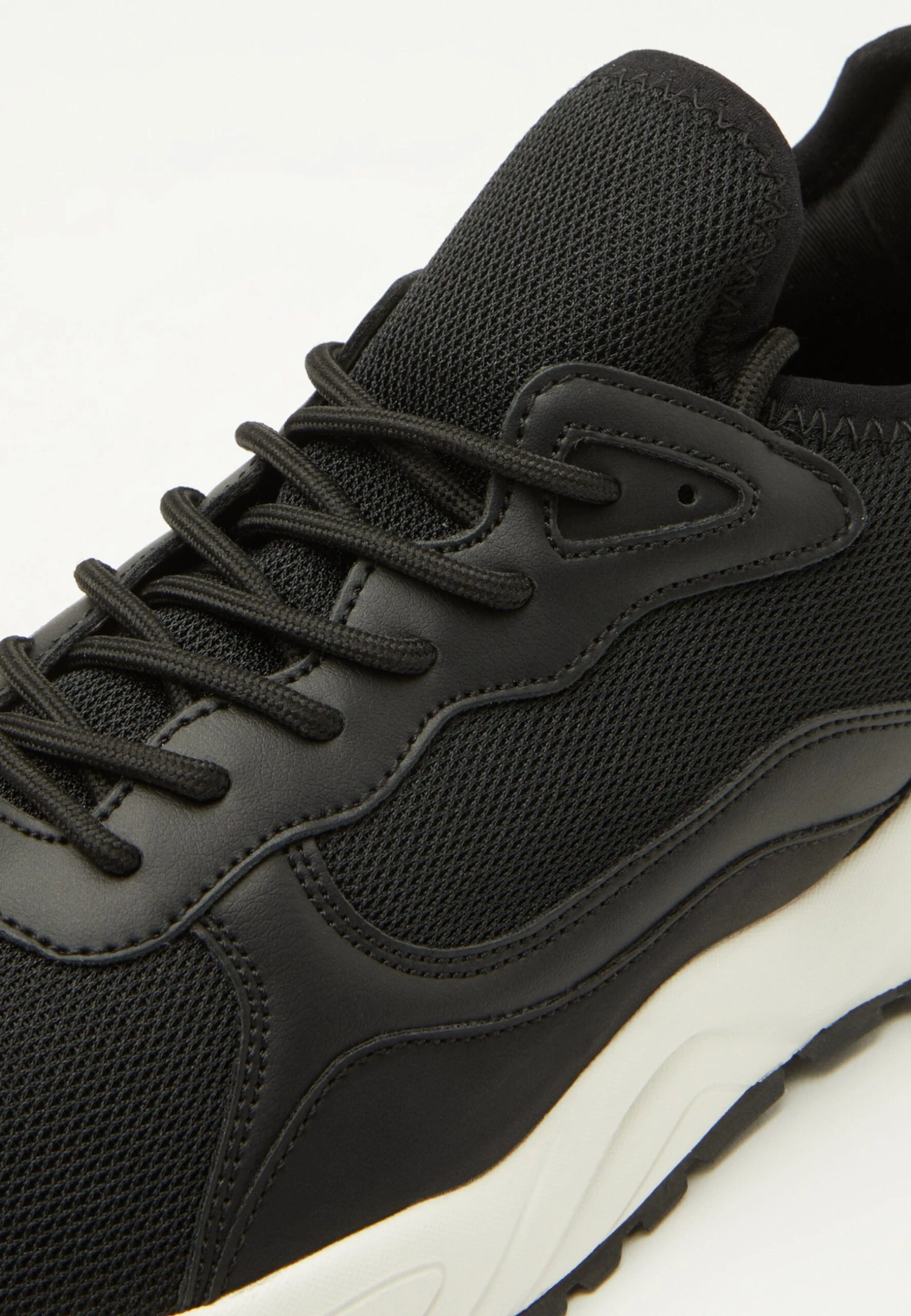 Pier One Unisex - Zapatillas - Black/White 6 Pier One Unisex - Zapatillas - Black/White - Imagen 6