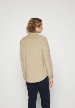 Pier One Camisa - Beige 8 Pier One Camisa - Beige -Pier One 44ecaea8e7a743899166b515a5d12665
