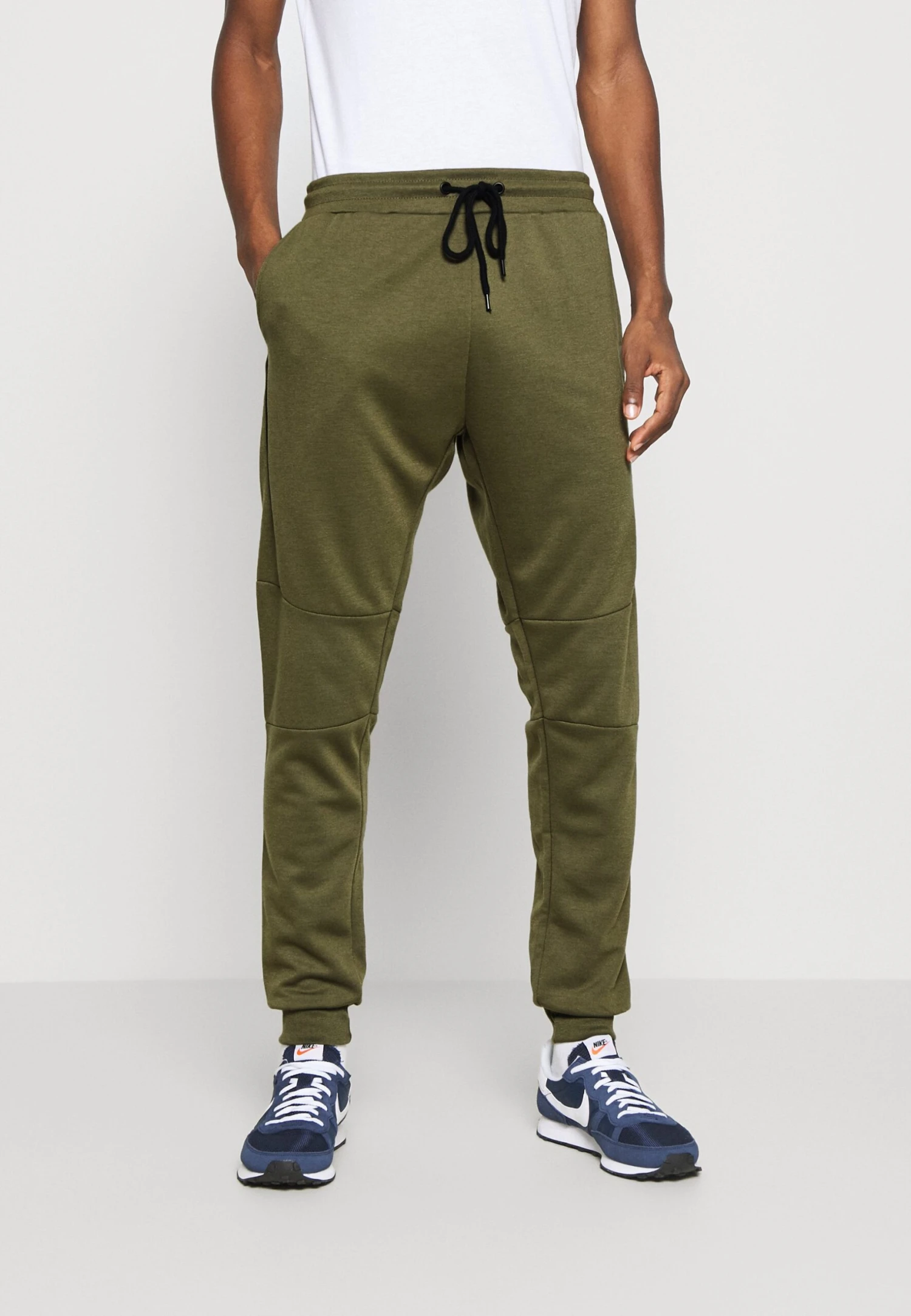 Pier One Pantalones Deportivos - Olive 1 Pier One Pantalones Deportivos - Olive