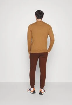 Pier One 2 Pack - Pantalones Deportivos - Dark Brown/Black -Pier One 994bb4a4696a4095ace27240f693a155