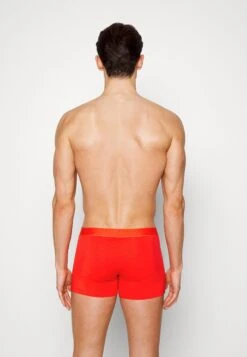 Pier One -Pier One a190c3af54a948bdb2384e93d670012a