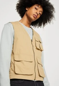 Pier One Chaleco - Tan -Pier One ad2c116f30c64686a7f5bbacbb240362