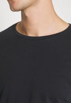 Pier One 2 Pack - Camiseta De Manga Larga - Bordeaux/Dark Blue 11 Pier One 2 Pack - Camiseta De Manga Larga - Bordeaux/Dark Blue -Pier One eb4514286e5440159a9ae5fde4e2bf28